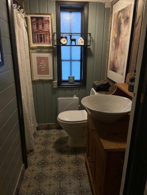 Casa Steinbekken, Rom Inkl Morgenkaffe For Par Og Kvinner Med Felles Toalett Privatunterkunft Eidsvoll